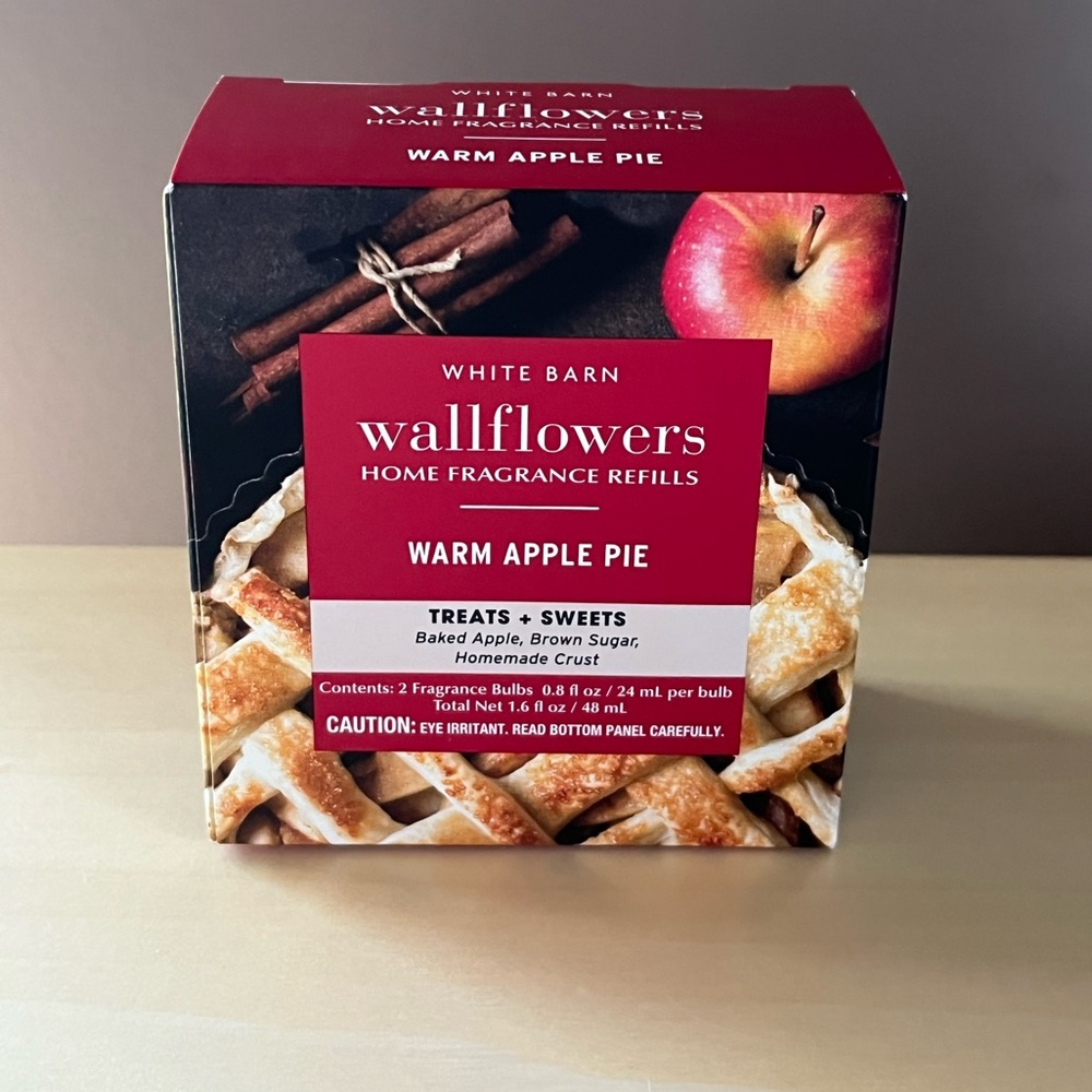 New Two Pack White Barn Bath & Body Works Warm Apple Pie Wallflowers Refills